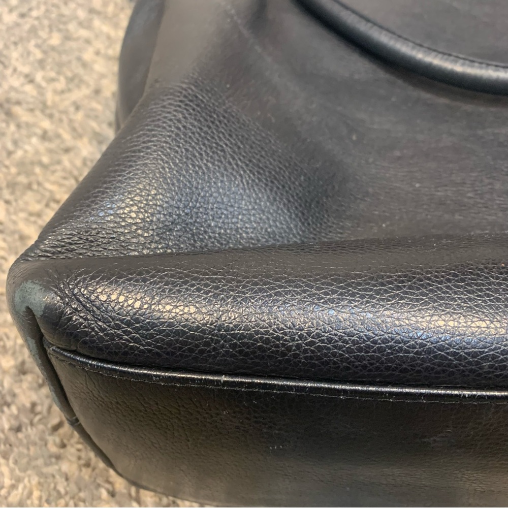 DAAME USA Large Pebbled Leather Laptop Crossbody Bag - Picture 5 of 16